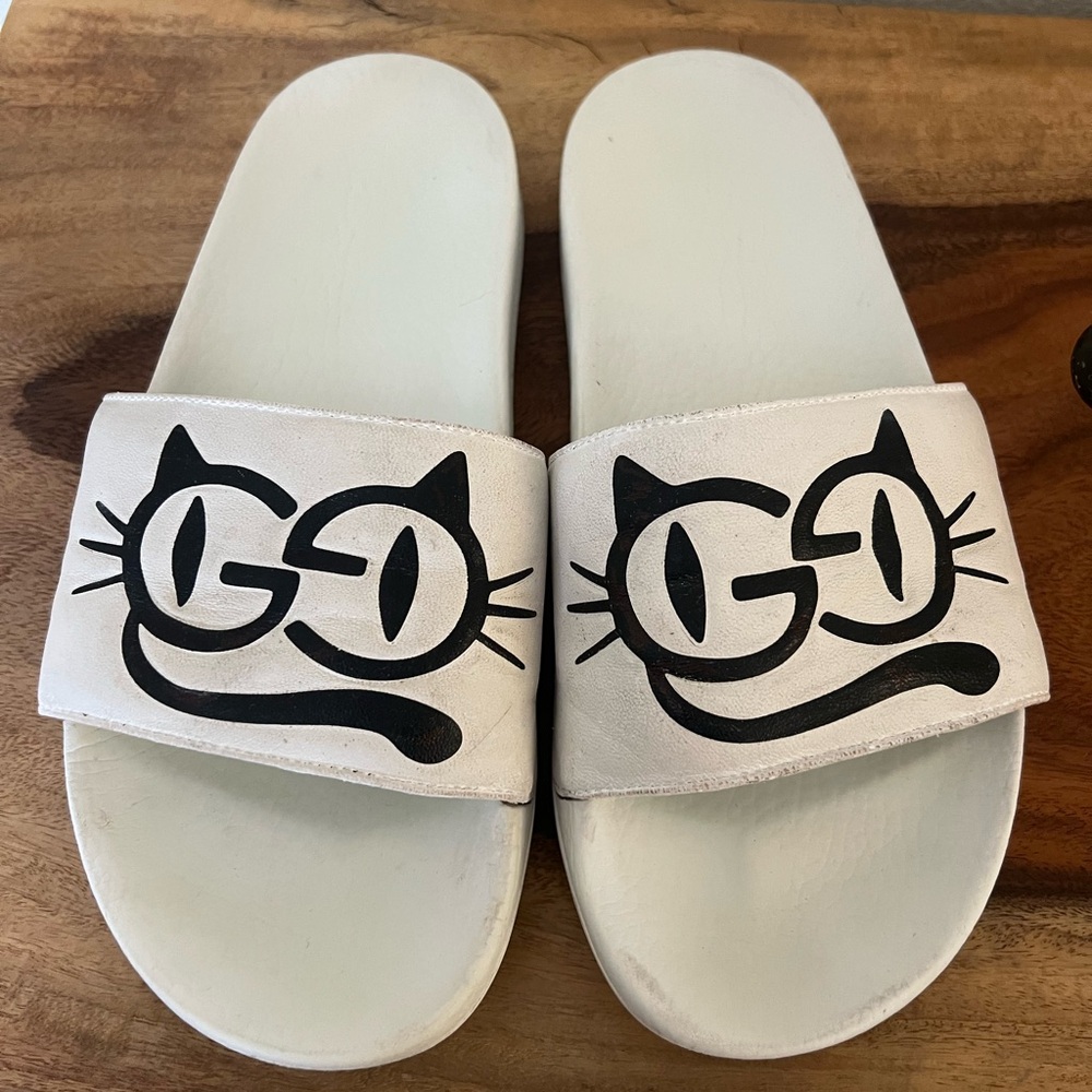 Gucci Pursuit Cat Slide Sandals EU/40 White Leather